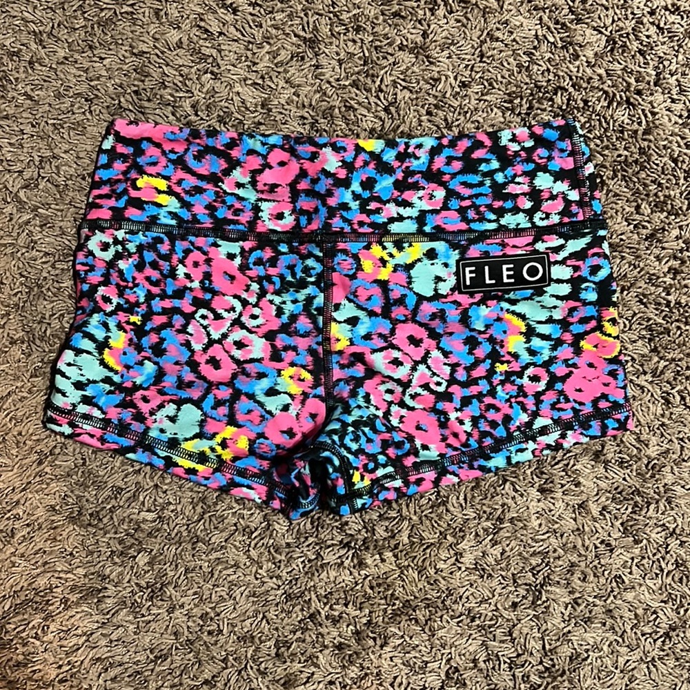 Fleo OG tie dye leopard like new size small